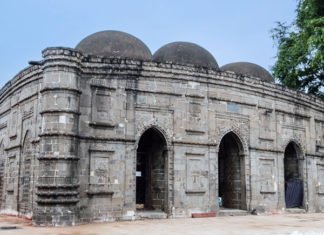 নওগাঁ জেলার ঐতিহাসিক কুসুম্বা মসজিদ